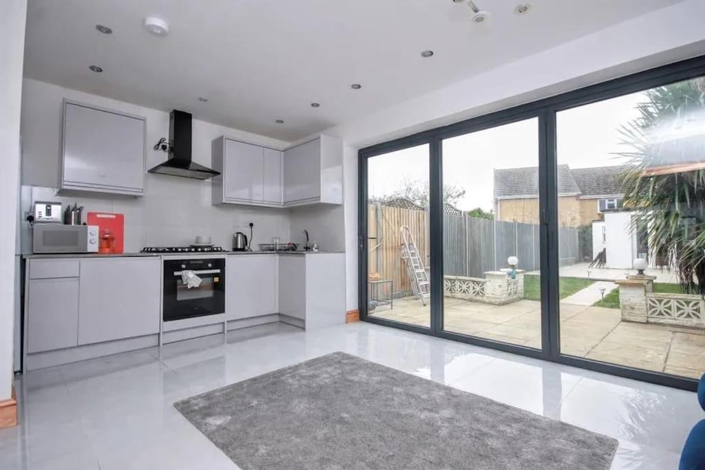 Beautiful Bright Three Bedroom House In Brighton And Hove With Free Parking المظهر الخارجي الصورة